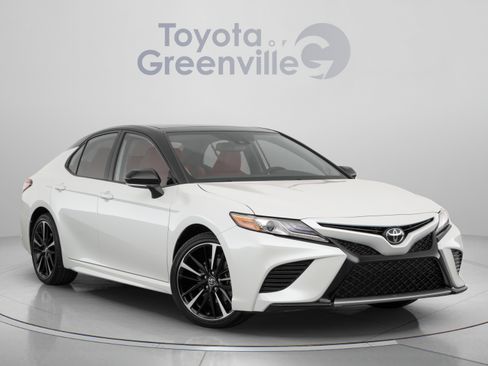 Used 2020 Toyota Camry XSE FWD image 8