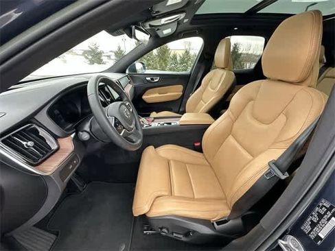 Used 2023 Volvo XC60 T8 Ultimate w/ Climate Package image 18