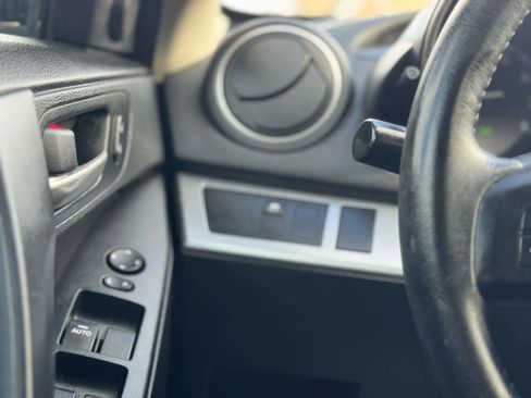 Used 2013 MAZDA MAZDA3 i Touring image 28