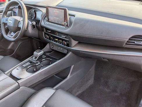 Used 2025 Nissan Rogue SV w/ SV Premium Package FWD image 28