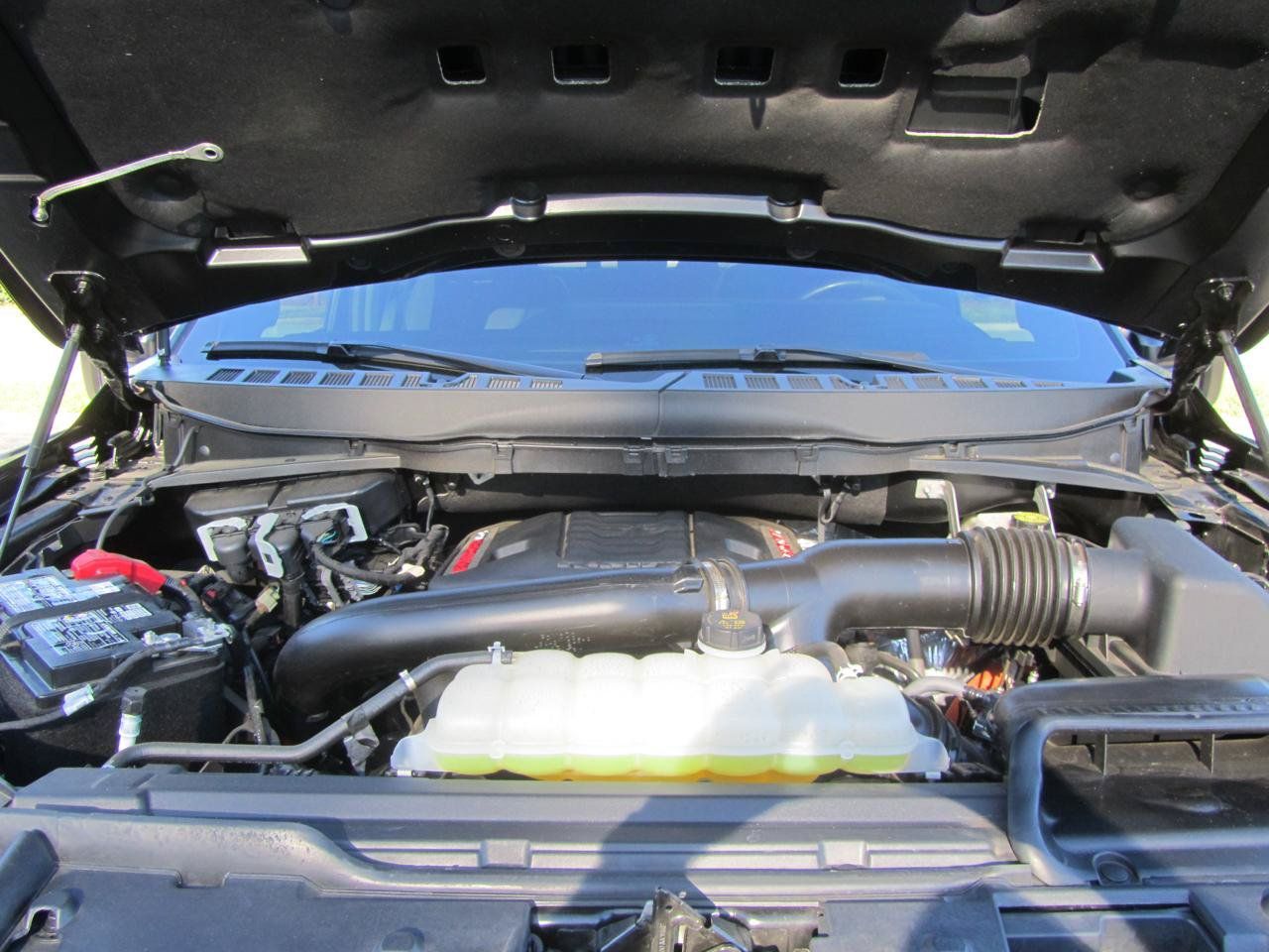 Used 2025 Ford F150 Raptor AWD/4WD image 25