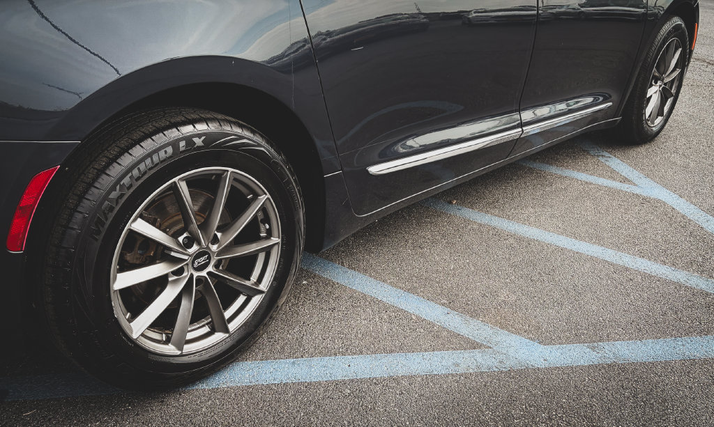 Used 2019 Chrysler Pacifica Limited w/ Tire & Wheel Group FWD image 40