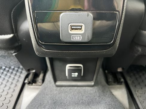 Used 2025 Jeep Compass Trailhawk AWD/4WD image 31