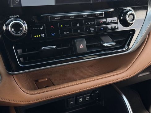 Used 2021 Toyota Highlander Platinum image 21