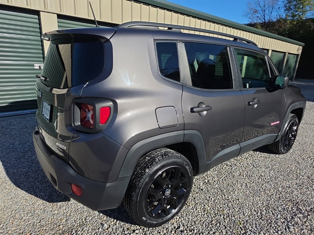 Used 2018 Jeep Renegade Latitude AWD/4WD image 6