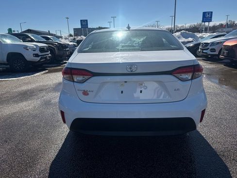 Used 2024 Toyota Corolla LE image 6