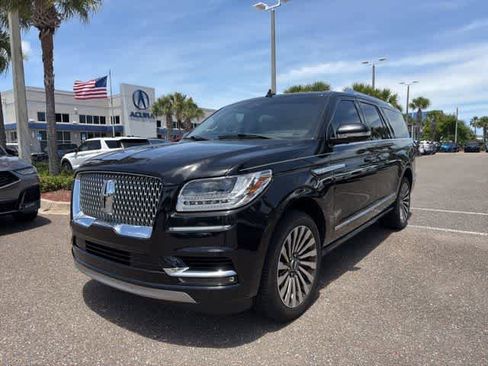 Used 2020 Lincoln Navigator L Reserve w/ Luxury Package AWD/4WD image 2