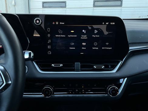 Used 2025 Chevrolet Equinox LT image 23