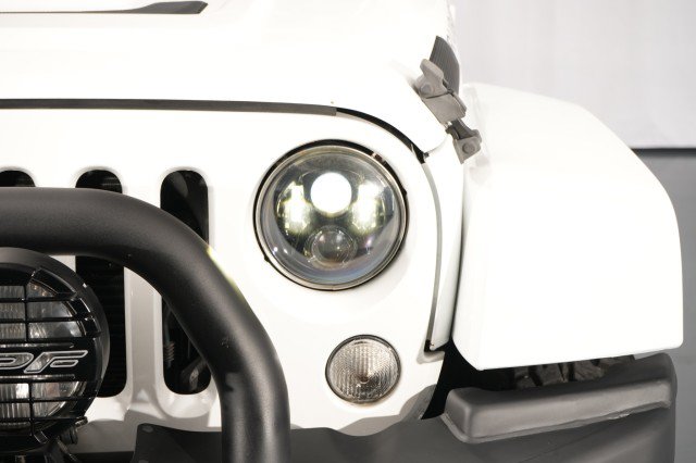 Used 2014 Jeep Wrangler Unlimited Rubicon w/ Connectivity Group AWD/4WD image 7