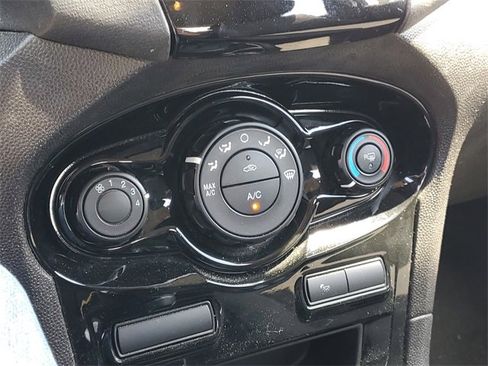 Used 2014 Ford Fiesta SE w/ Equipment Group 201A image 21