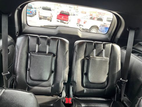 Used 2018 Ford Explorer XLT w/ Equipment Group 202A image 14