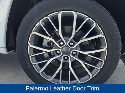 New 2025 Jeep Grand Cherokee L Summit image 12