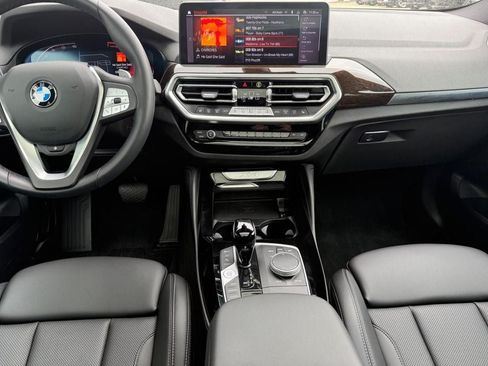 Used 2025 BMW X4 xDrive30i AWD/4WD image 11