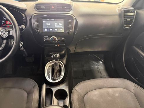 Used 2019 Kia Soul + FWD image 34