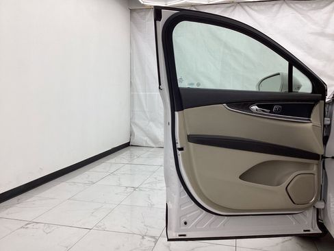 Used 2017 Lincoln MKX Reserve w/ Lincoln MKX Climate Package AWD/4WD image 18