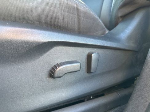 Used 2023 Subaru Ascent Premium w/ Convenience Package image 22