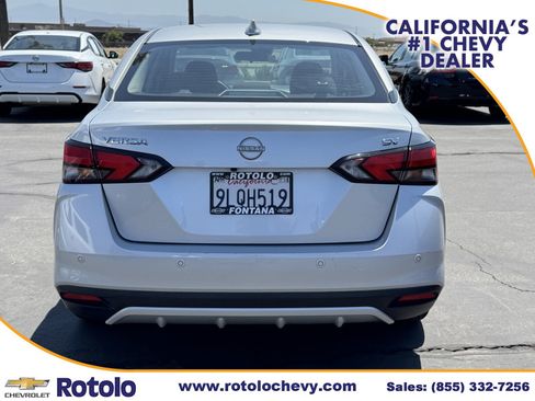 Used 2024 Nissan Versa SV FWD image 5