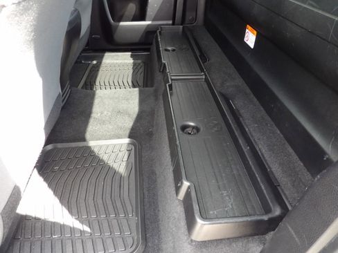 Used 2020 Toyota Tacoma SR image 31