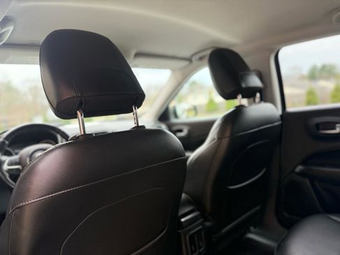 Used 2018 Jeep Compass Limited image 31