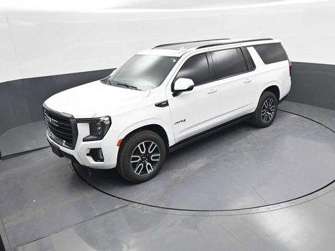 Used 2022 GMC Yukon XL AT4 AWD/4WD image 33
