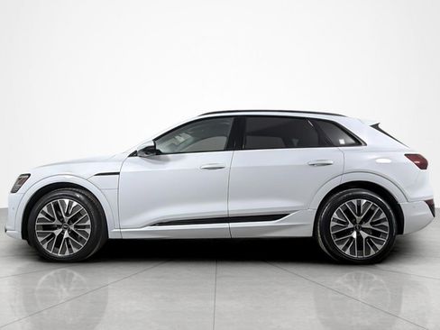 Used 2024 Audi Q8 e-tron Prestige w/ Prestige Package AWD/4WD image 2