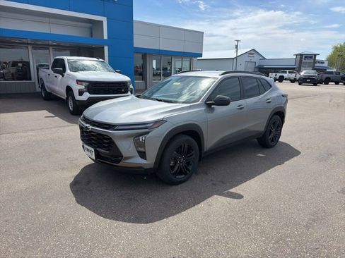 New 2026 Chevrolet Trax ACTIV w/ Driver Confidence Package FWD image 2