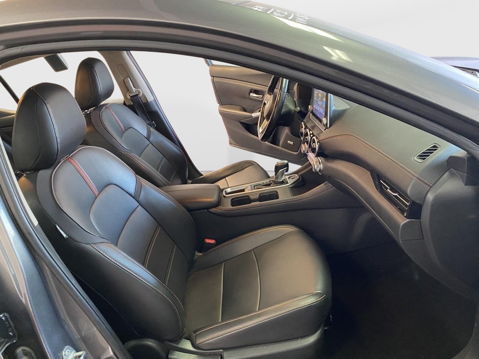 Used 2022 Nissan Sentra SR w/ SR Premium Package FWD image 9