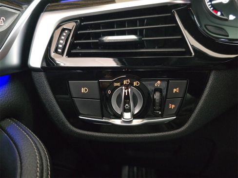 Used 2018 BMW 530e xDrive image 26