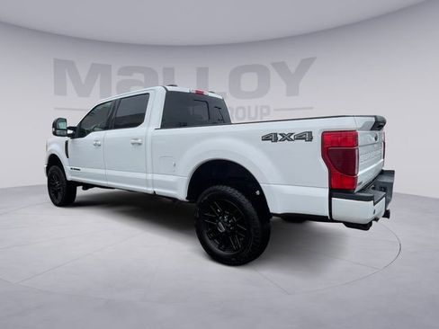 Used 2022 Ford F250 Lariat w/ Black Appearance Package image 3