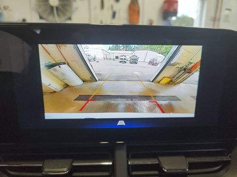 New 2025 Chevrolet Trax RS w/ Sunroof Package image 20