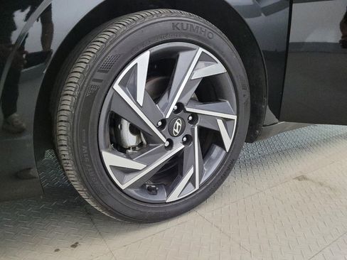 Used 2025 Hyundai Elantra Sport FWD image 31