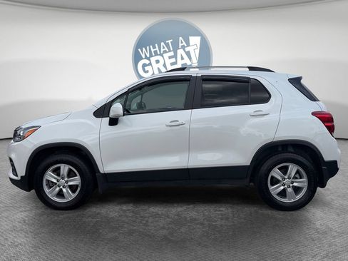 Used 2021 Chevrolet Trax LT w/ Premium Seat Package AWD/4WD image 7