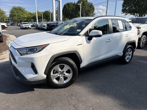 Used 2020 Toyota RAV4 XLE w/ Convenience Package AWD/4WD image 5
