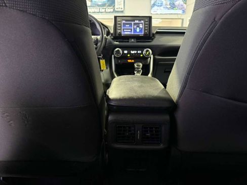Used 2021 Toyota RAV4 LE image 33