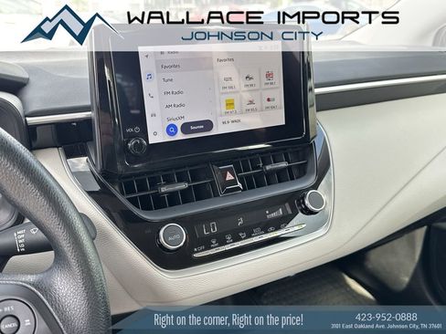 Used 2025 Toyota Corolla LE FWD image 21