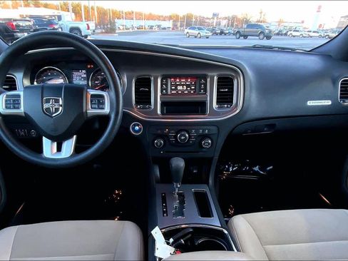 Used 2011 Dodge Charger SE image 14