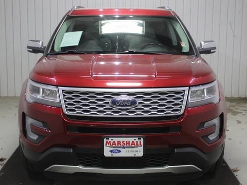Used 2017 Ford Explorer Platinum image 2