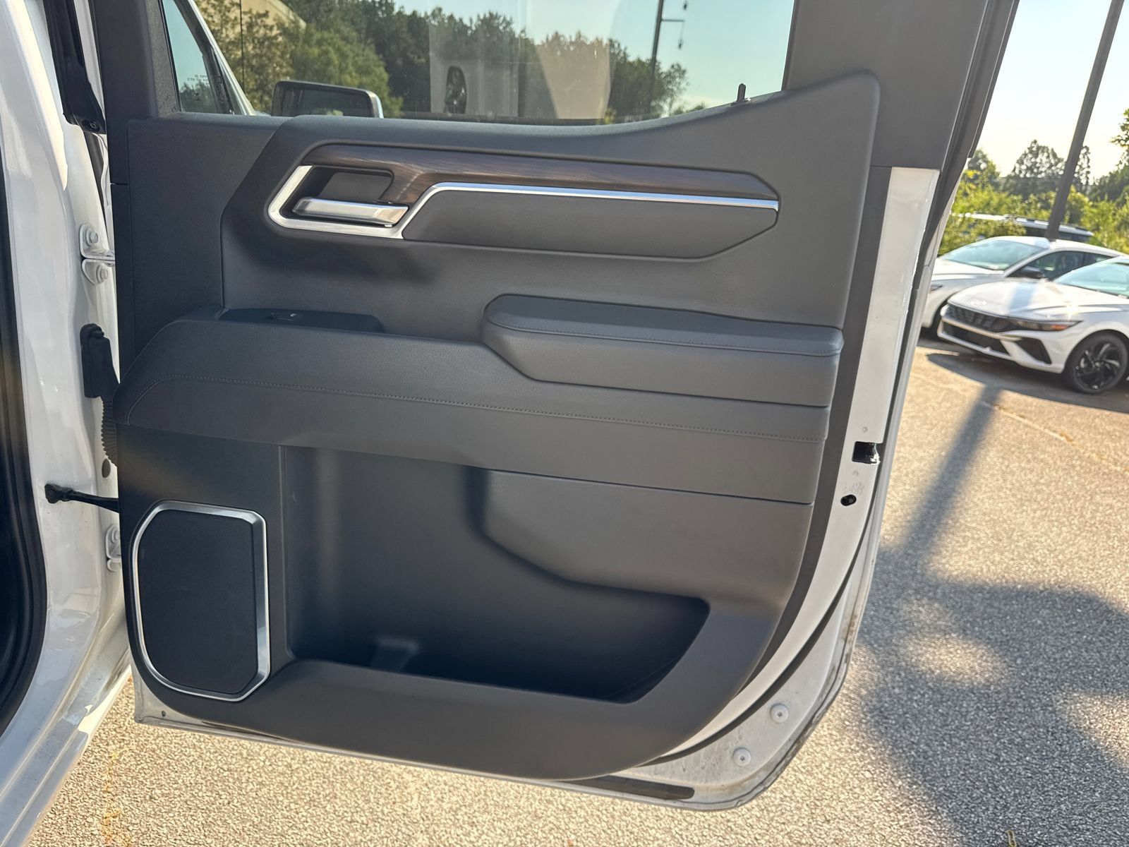 Used 2025 GMC Sierra 1500 SLT RWD image 16
