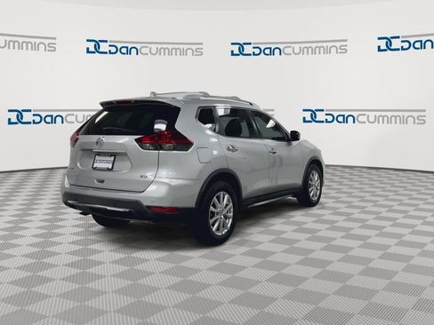 Used 2020 Nissan Rogue SV FWD image 8