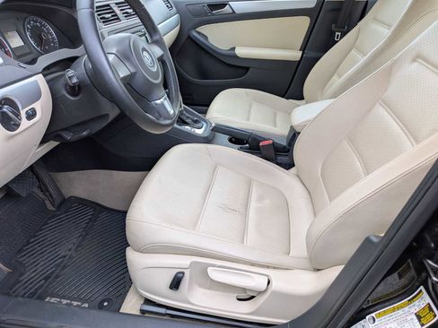 Used 2013 Volkswagen Jetta SE image 15