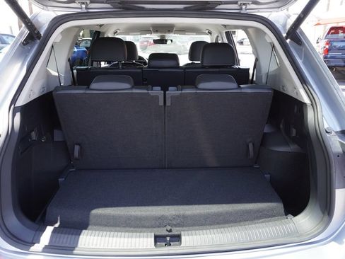Used 2022 Volkswagen Tiguan SE FWD image 8