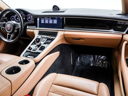 Used 2017 Porsche Panamera image 23