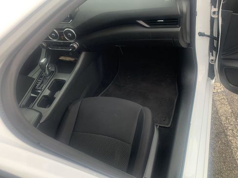 Certified 2022 Nissan Sentra S image 14