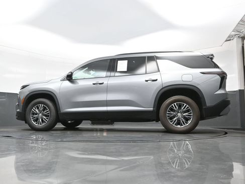 Used 2024 Chevrolet Traverse LT AWD/4WD image 30