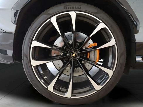 Used 2024 Lamborghini Urus S AWD/4WD image 31