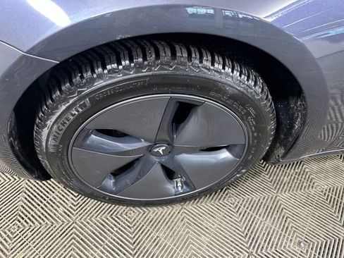 Used 2018 Tesla Model 3 Long Range image 10