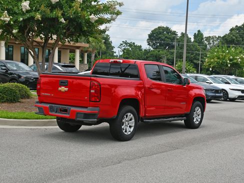 Used 2017 Chevrolet Colorado LT w/ LT Convenience Package RWD image 4
