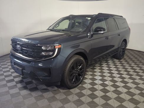 Used 2025 Ford Expedition Max Platinum w/ Stealth Appearance Package AWD/4WD image 5