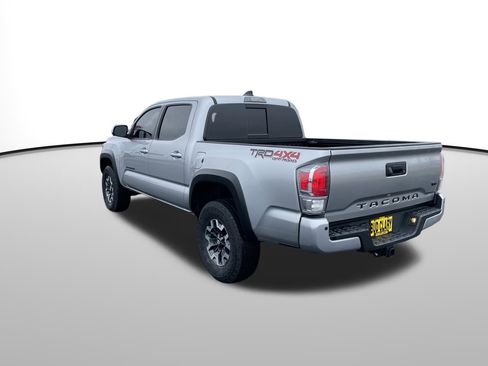 Certified 2022 Toyota Tacoma TRD Off-Road w/ Technology Package image 6