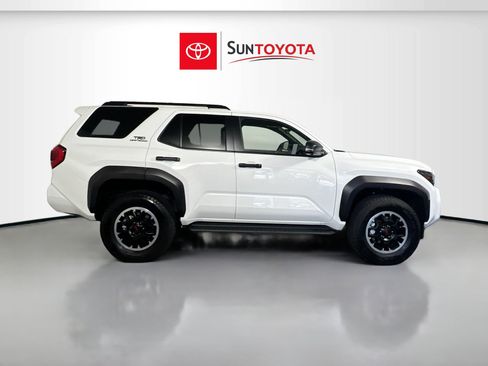 Used 2025 Toyota 4Runner TRD Off-Road Premium AWD/4WD image 2